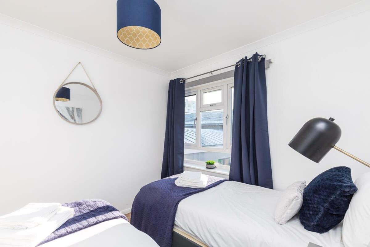 19A The Broadwalk - Cozy 1Br In The Heart Of Crawley Near Gatwick Airport Great For Contractors And Flight Crew Students Vila Exterior foto