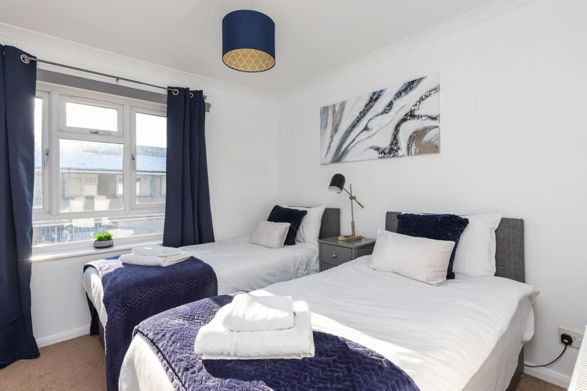 19A The Broadwalk - Cozy 1Br In The Heart Of Crawley Near Gatwick Airport Great For Contractors And Flight Crew Students Vila Exterior foto